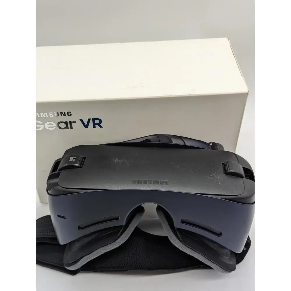 Samsung Gear VR SM-R323 Oculus Black Smartphone Virtual Reality Headset